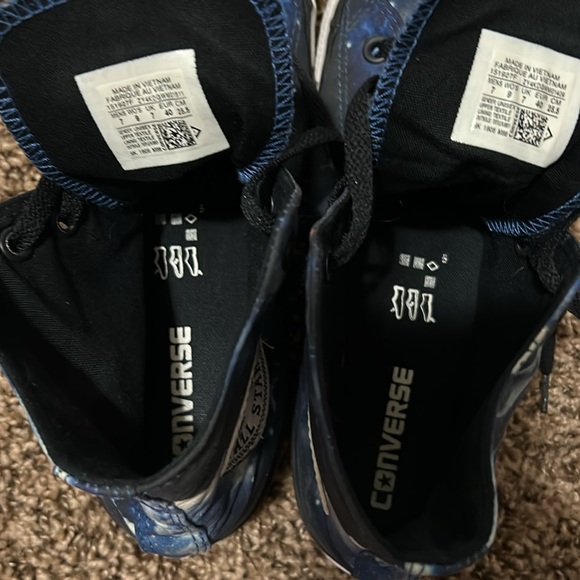 Converse Chuck Taylor shoes size 7 - Picture 6 of 7